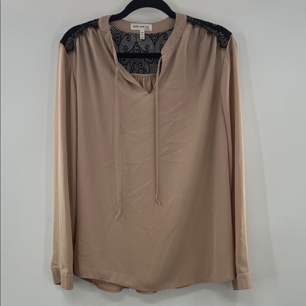 3for$20 Faith and Joy Beige Blouse with Black Lace size: M